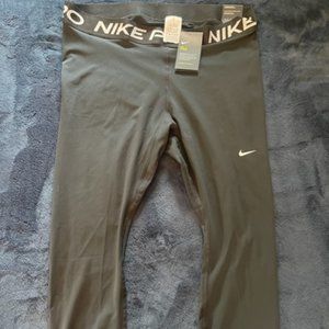 Nike, Capri Leggings